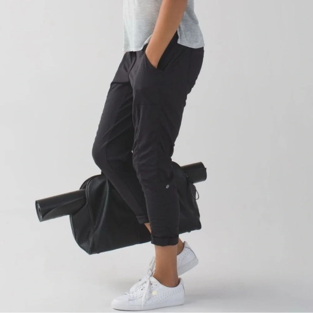 Lululemon street to studio pant ll unlined size 6 style#W5J84S